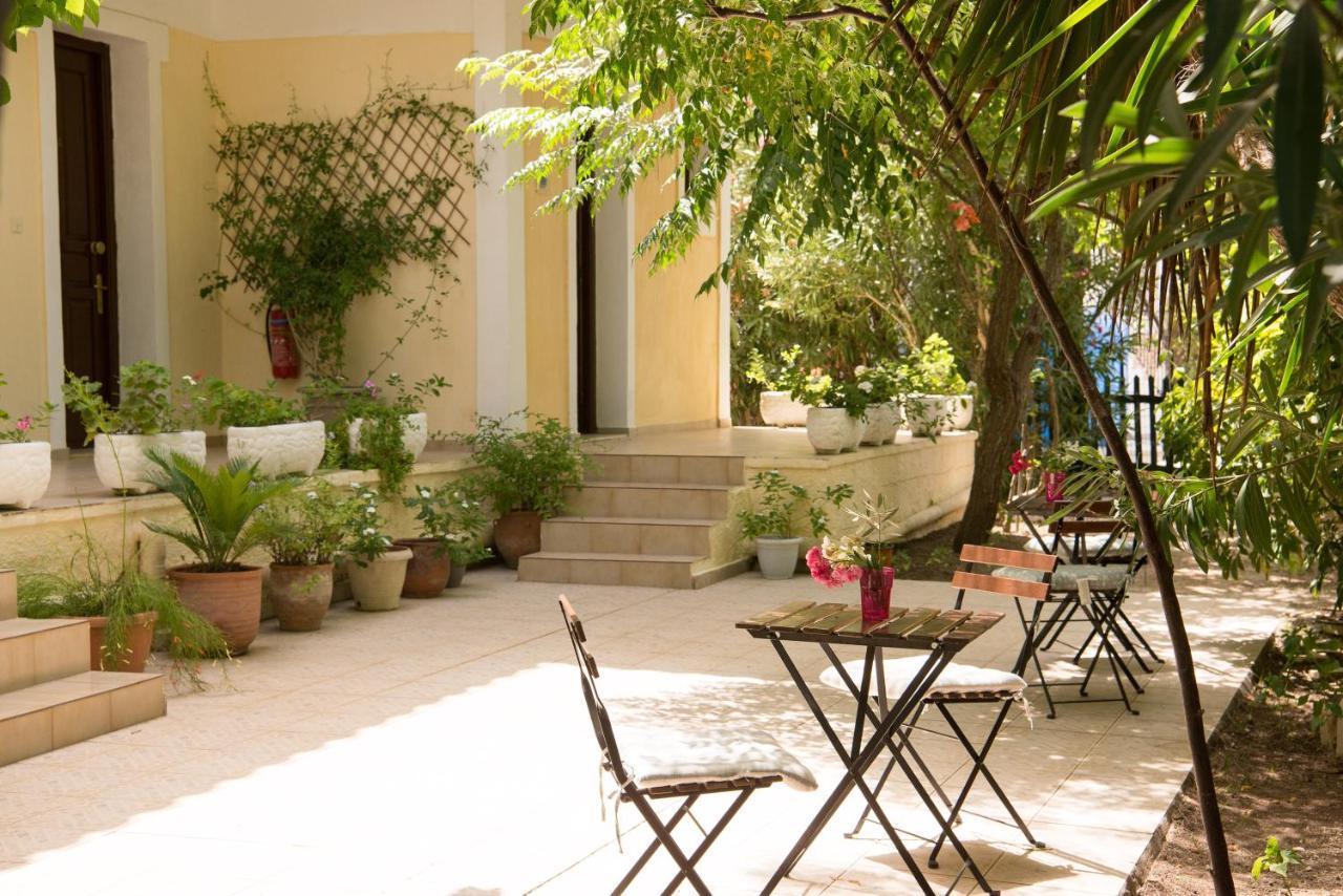 Aparthotel Hara *