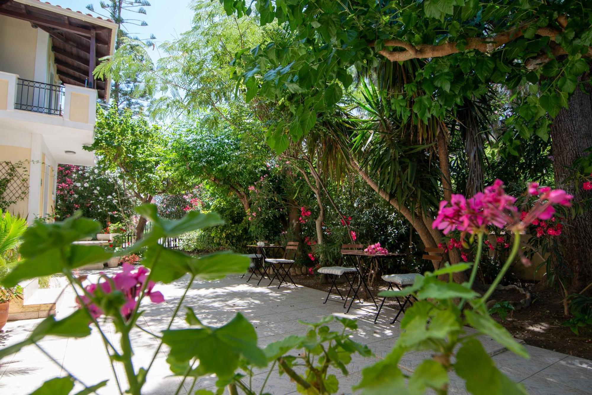 Hara Aparthotel